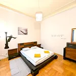 Dzīvoklis Dzirnavu Center *