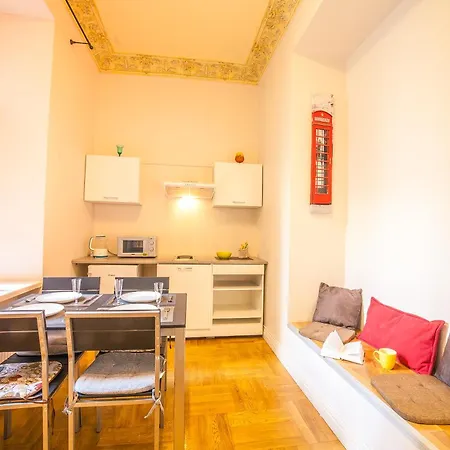 Dzirnavu Center Apartment
