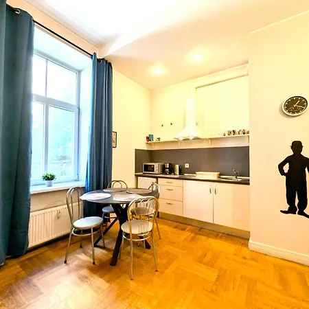 Dzirnavu Center Lägenhet *